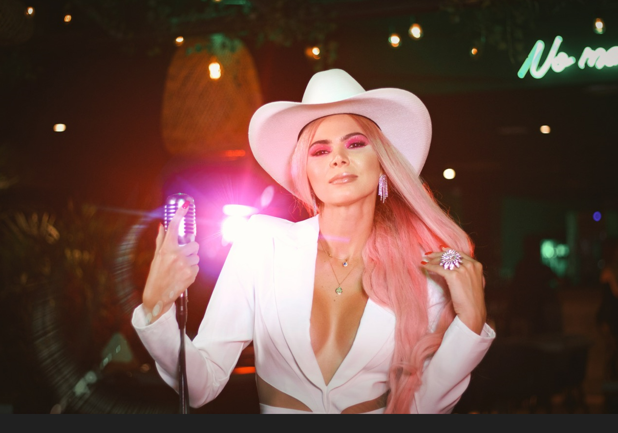 “ÁMAME” lo nuevo del cantante María Gabriela Silva