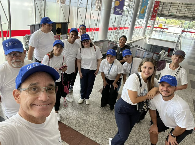 Voluntarios de Coca-Cola FEMSA Venezuela realizan jornada de limpieza y acopio en Lago de Maracaibo