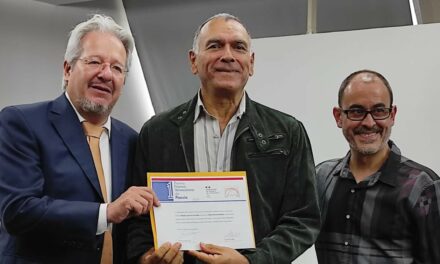Raúl García Palma recibió eI Premio Franco-Venezolano de Poesía