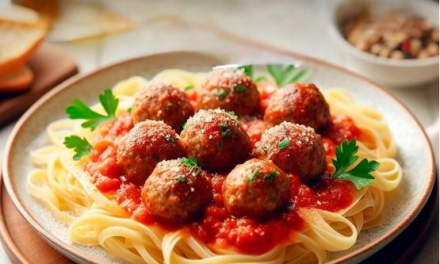 La pasta con salsa bolognesa es una opción irresistible para los pequeños de la casa