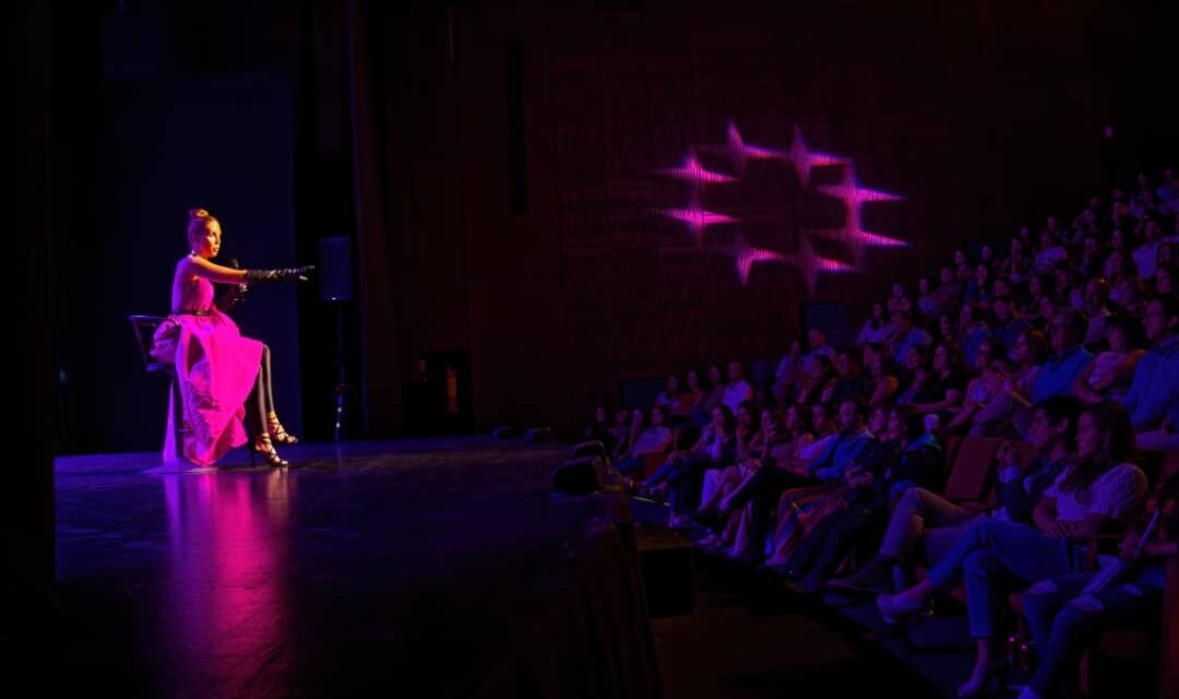 Alejandra Azcarate regresa a Venezuela, para presentar el stand up “Lo que se permite, se repite»