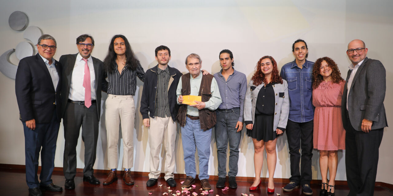 Banesco presentó la 9° Antología del Concurso Cadenas