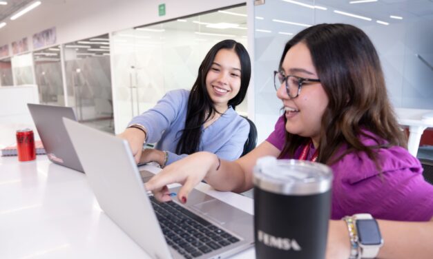 FEMSA y Coca-Cola FEMSA son reconocidas en el S&P Global Sustainability Yearbook 2025