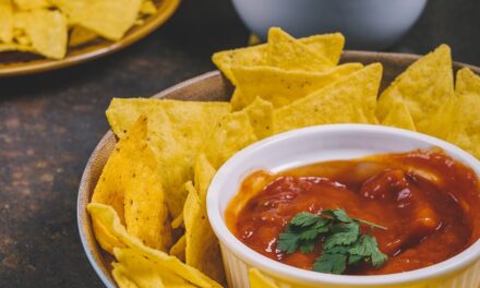 Tortillas chips: más de 20 años revolucionando la forma de comer dips