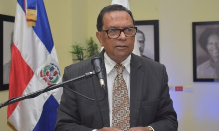 Santo Domingo: presentan el libro «La Ruta de las Yolas II»
