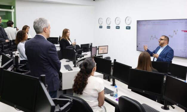 Movistar impulsa programa de becas estudiantiles 2025 -2026 de la Universidad Católica Andrés Bello 