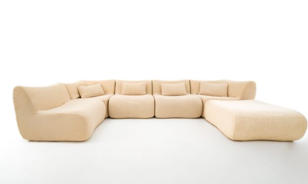 Mompox lanza el primer sofá comprimido y enrollado del país, directo a la puerta de tu hogar