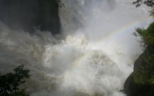 Caminatas, cascadas y sabor local: así se vive el Parque Nacional La Llovizna