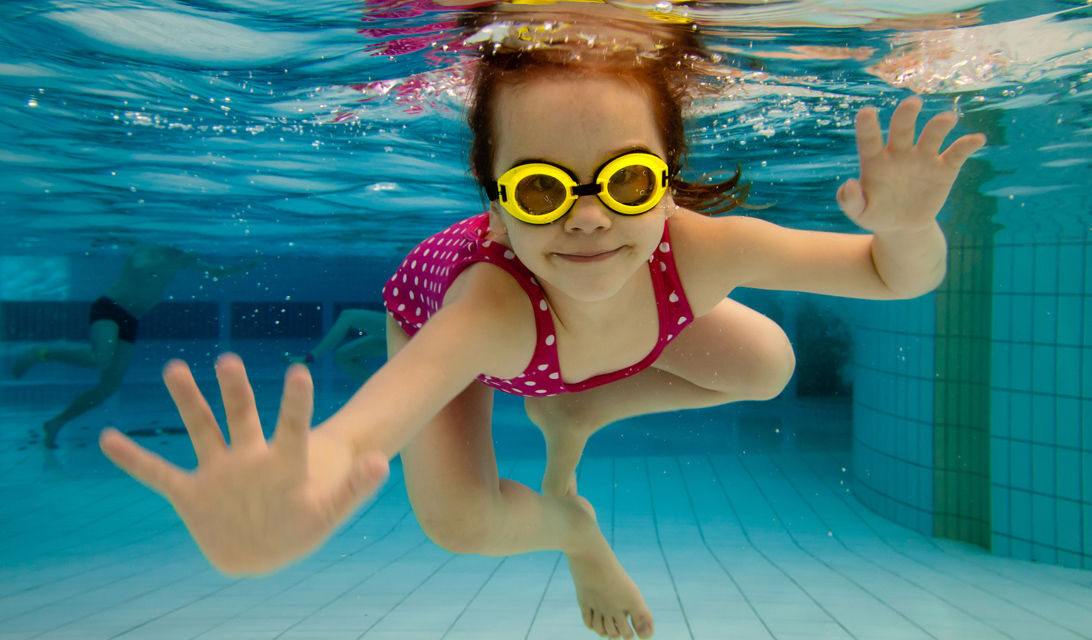 Opinión: alertan sobre incremento de Otitis infantil por visitas a playas y piscinas en temporada vacacional