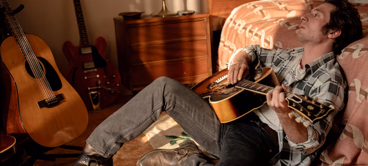 CINE: Jeremy Allen White se transforma en Springsteen: música de ninguna parte