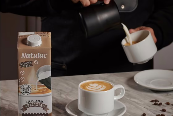 En el día mundial del café lo beberemos como ritual: esta es la técnica barista y equilibrio lácteo en cada sorbo
