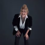Elaiza Gil se estrena en el stand up comedy con “¡Soltera sí, sola JAMÁS!”