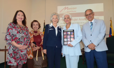 Reconocen a la empresaria Zonia Bezara de Atencio con el premio “Mujer Analítica”