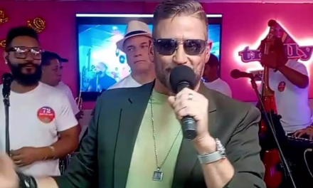 Cantautor Enrique Barrios Estrenó su Viaje Musical 360° con «Mis Recuerdos»