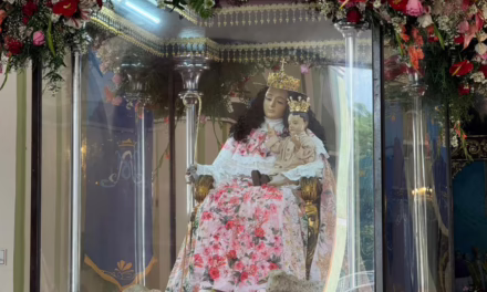 Bancamiga entrega 3.000 tarjetas de la Divina Pastora a la feligresía larense