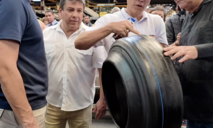 Parque Industrial Caucho presenta el neumático que da inicio a su Plan de Recuperación