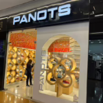 Panots incorpora el mural de tapas recicladas más grande del mundo instalado dentro de un local comercial