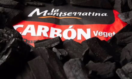 El arte del fuego: Tips para encender el carbón ecológico de La Montserratina