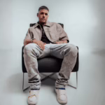 El cantante boricua Moa Rivera sacude la salsa moderna con su nuevo álbum “Mal Necesario”