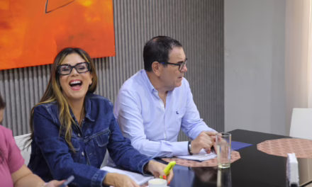 “No le tengas miedo al dedo”: es el show de humor para concientizar sobre la salud urológica