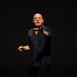 El primer actor colombiano Julián Arango presenta en el Centro Cultural Chacao su stand up comedy «Julianchou»