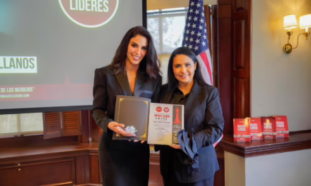 Venezolana Michell Roxana Castellanos recibe el Impact Leader Award y dicta conferencia magistral en Harvard
