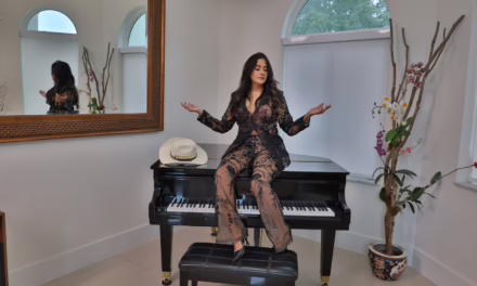 Annakarina estrena su primer álbum “Katarsis” y apunta a los Latin Grammy