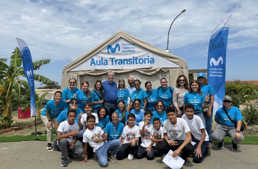 Movistar apoya la continuidad educativa de 140 niños con un Aula Transitoria en La Guaira
